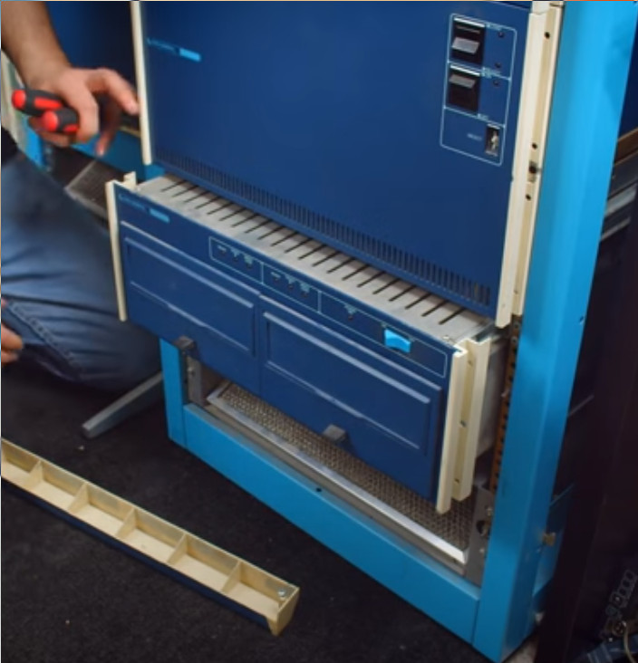 servers/tech-tangent MicroNova floppy drive.jpg